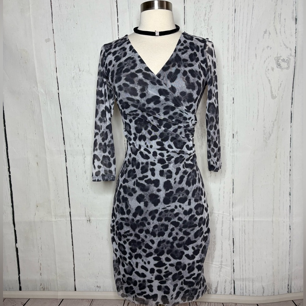 Bebe Black and Gray Patterned Mesh Top